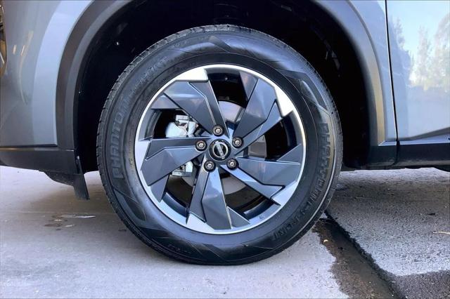 2025 Nissan Rogue SV FWD