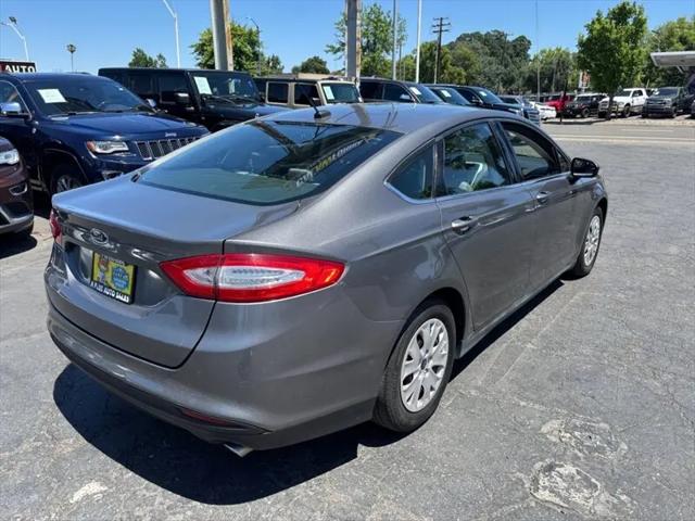2013 Ford Fusion S