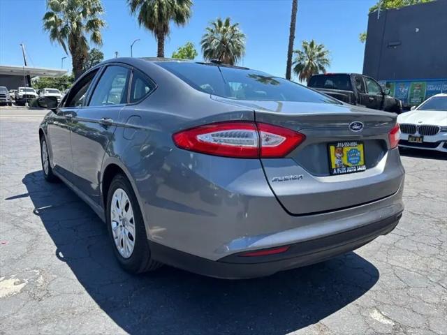 2013 Ford Fusion S