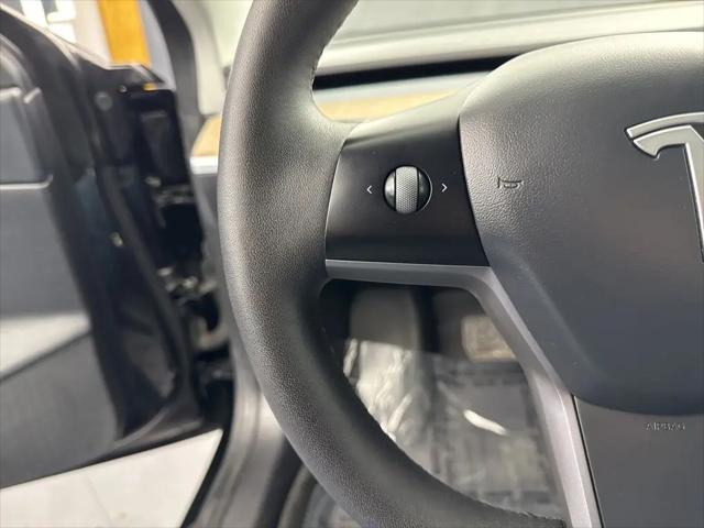2021 Tesla Model 3 Standard Range Plus Rear-Wheel Drive