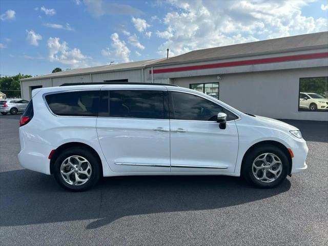 2023 Chrysler Pacifica Limited AWD