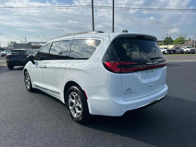 2023 Chrysler Pacifica Limited AWD