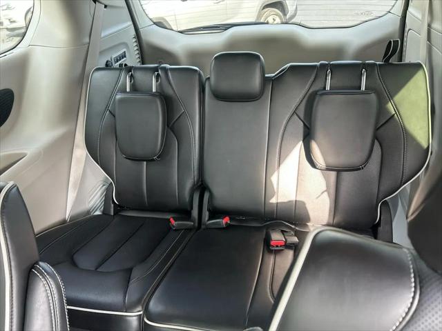 2023 Chrysler Pacifica Limited AWD
