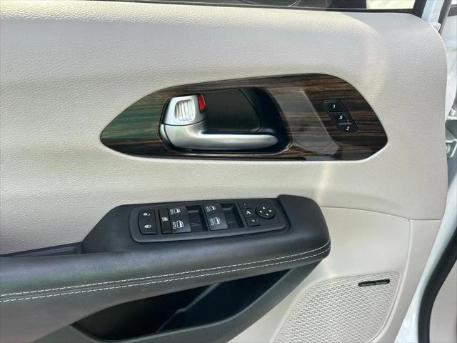 2023 Chrysler Pacifica Limited AWD