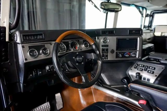 2006 HUMMER H1 Enclosed