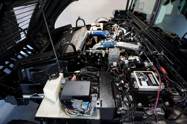 2006 HUMMER H1 Enclosed