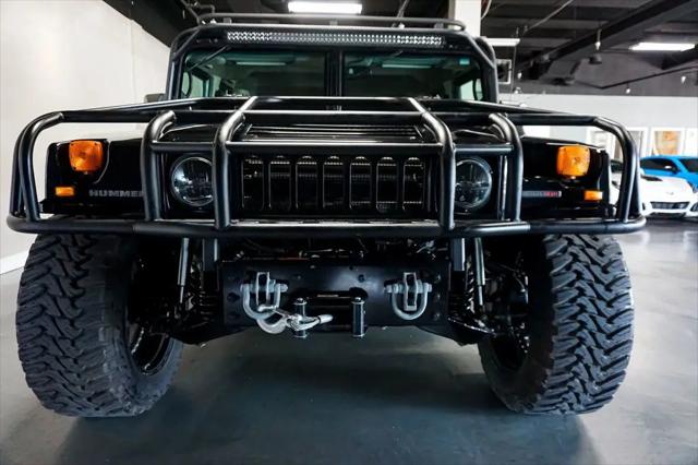 2006 HUMMER H1 Enclosed