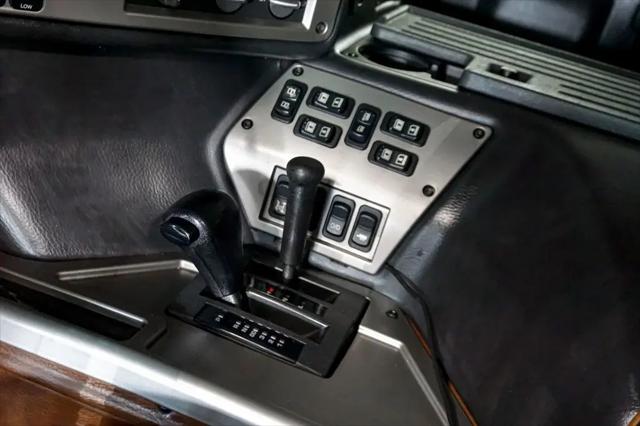 2006 HUMMER H1 Enclosed