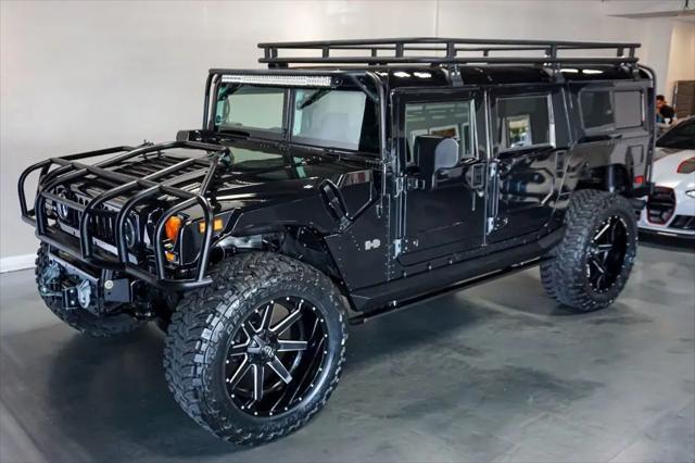 2006 HUMMER H1 Enclosed