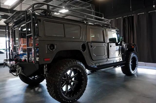 2006 HUMMER H1 Enclosed