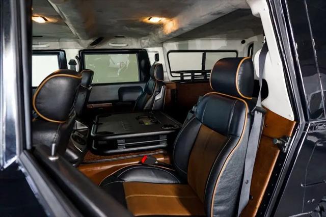 2006 HUMMER H1 Enclosed