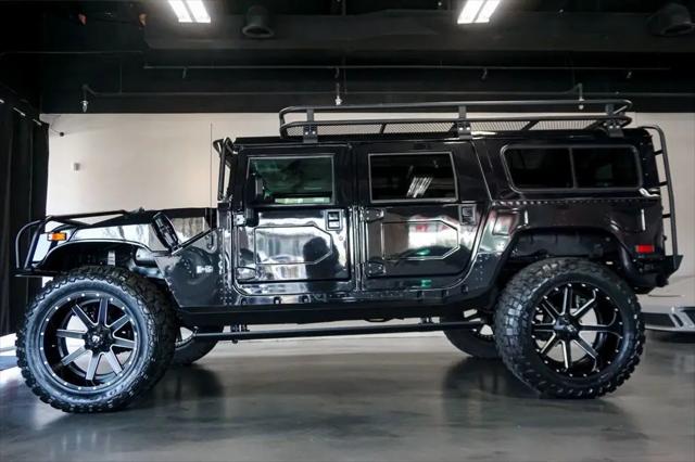 2006 HUMMER H1 Enclosed
