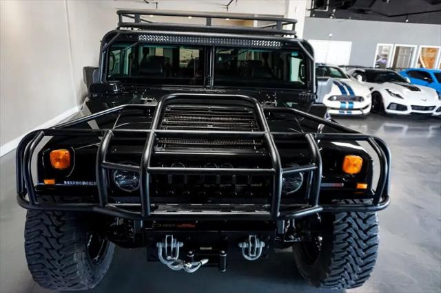 2006 HUMMER H1 Enclosed