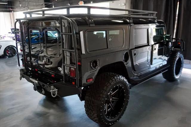 2006 HUMMER H1 Enclosed