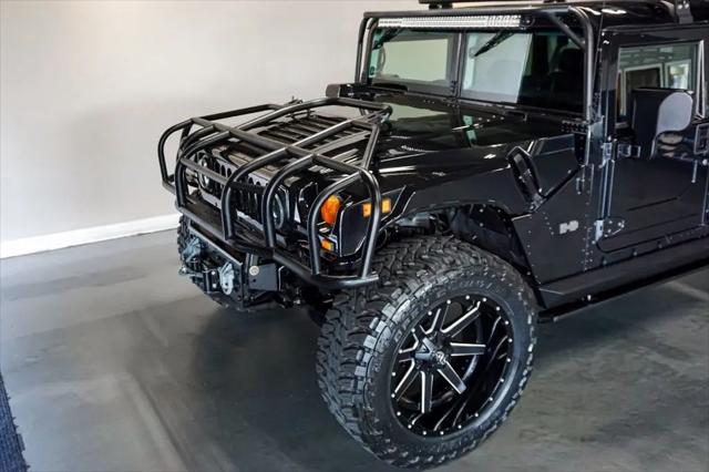 2006 HUMMER H1 Enclosed