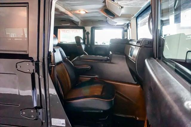 2006 HUMMER H1 Enclosed