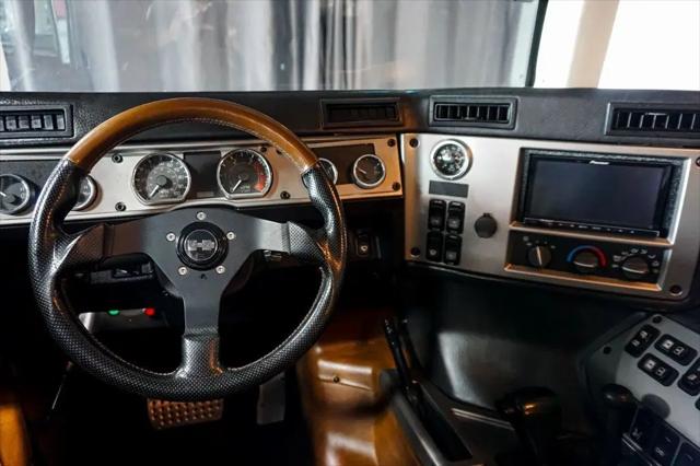 2006 HUMMER H1 Enclosed