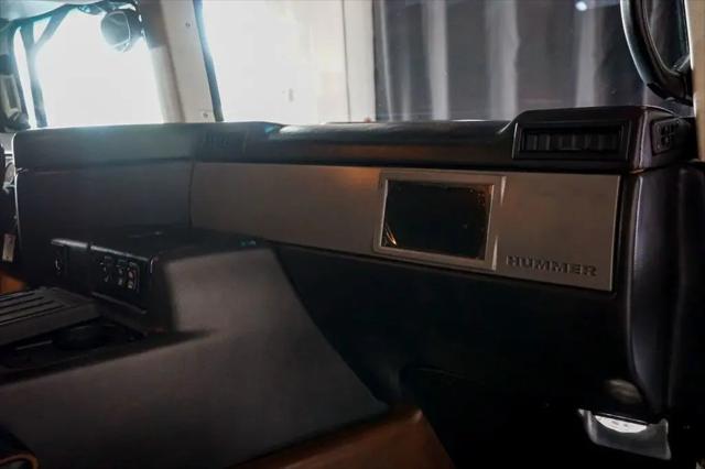 2006 HUMMER H1 Enclosed