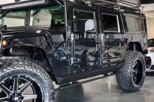 2006 HUMMER H1 Enclosed
