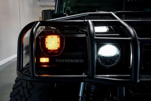 2006 HUMMER H1 Enclosed