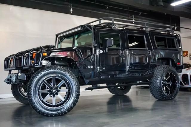 2006 HUMMER H1 Enclosed