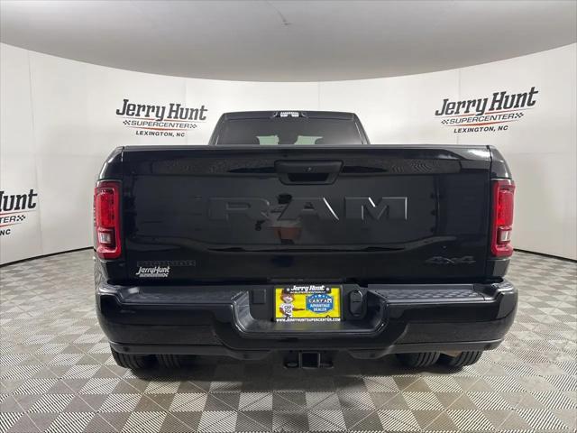 2025 Ram 3500 Big Horn Crew Cab 4x4 8' Box