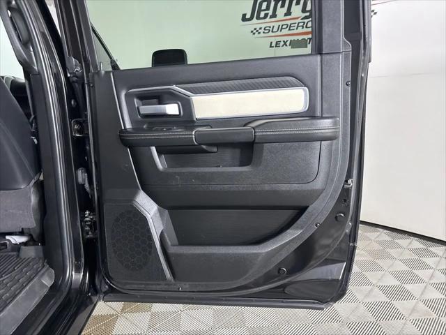 2025 Ram 3500 Big Horn Crew Cab 4x4 8' Box