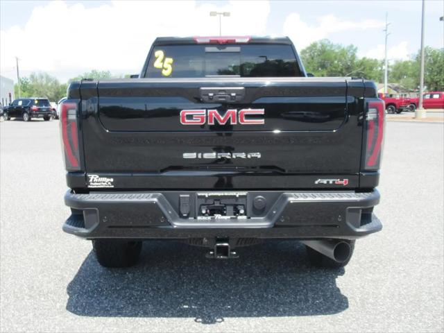 2025 GMC Sierra 2500HD 4WD Crew Cab Standard Bed AT4