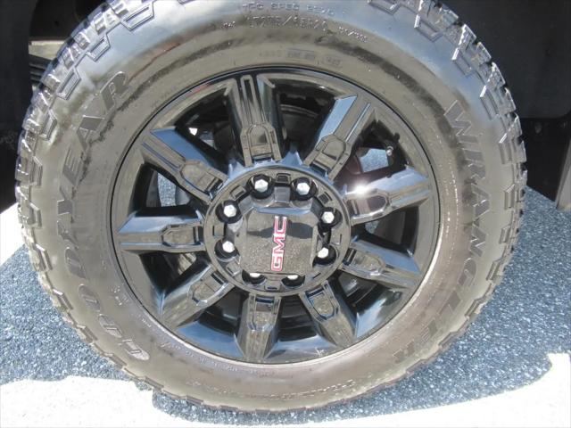 2025 GMC Sierra 2500HD 4WD Crew Cab Standard Bed AT4
