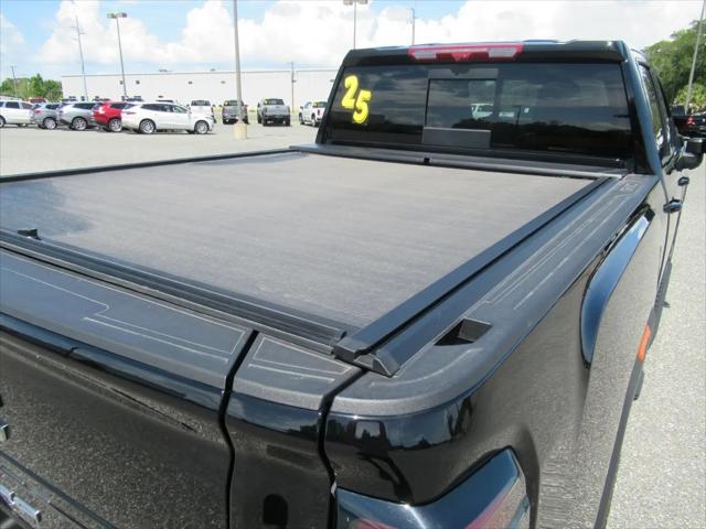 2025 GMC Sierra 2500HD 4WD Crew Cab Standard Bed AT4