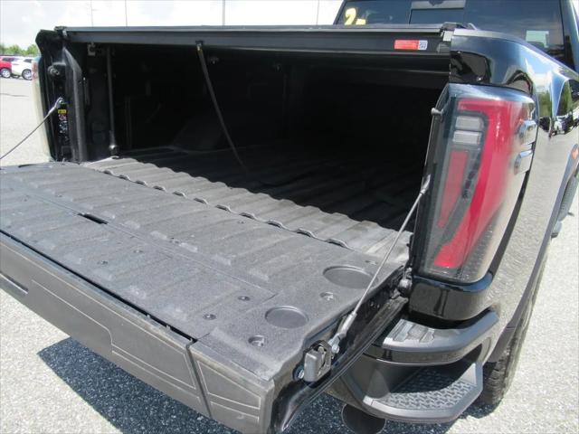 2025 GMC Sierra 2500HD 4WD Crew Cab Standard Bed AT4