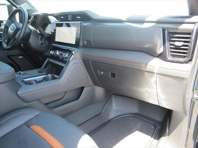 2025 GMC Sierra 2500HD 4WD Crew Cab Standard Bed AT4