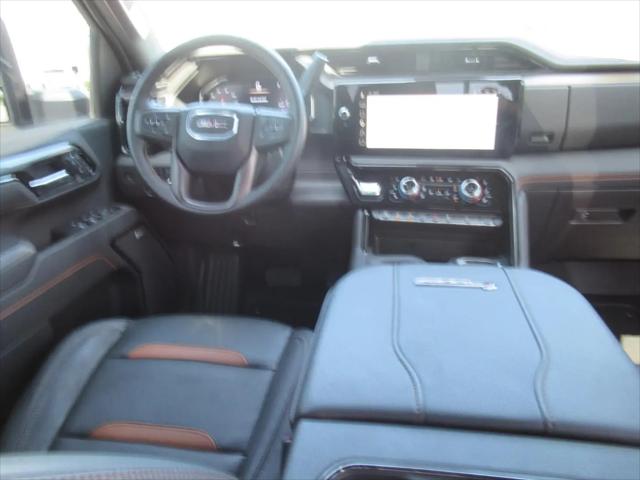 2025 GMC Sierra 2500HD 4WD Crew Cab Standard Bed AT4