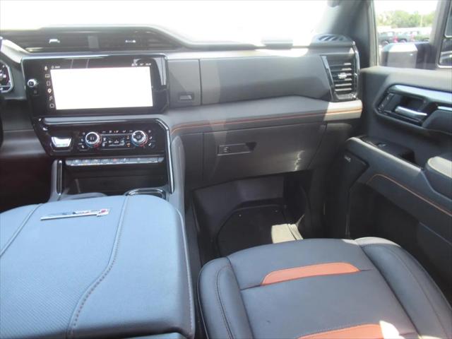 2025 GMC Sierra 2500HD 4WD Crew Cab Standard Bed AT4