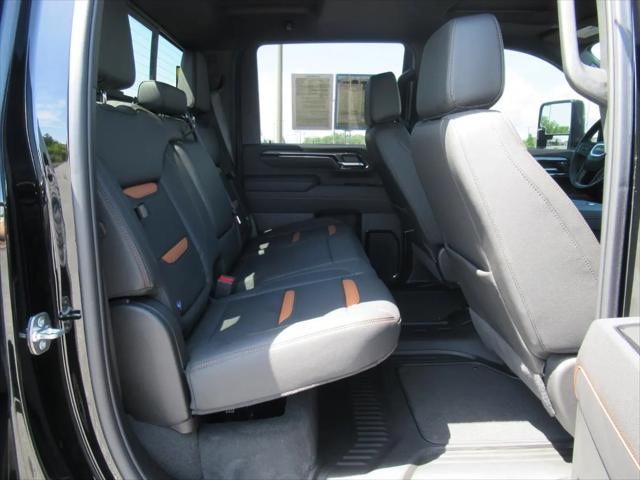2025 GMC Sierra 2500HD 4WD Crew Cab Standard Bed AT4