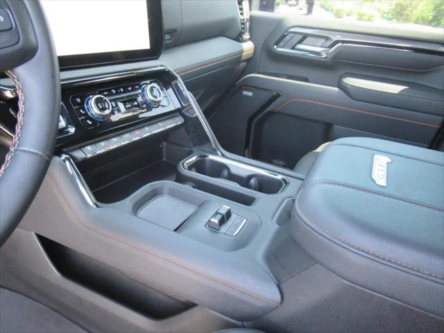 2025 GMC Sierra 2500HD 4WD Crew Cab Standard Bed AT4