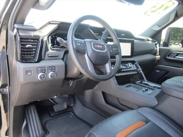 2025 GMC Sierra 2500HD 4WD Crew Cab Standard Bed AT4