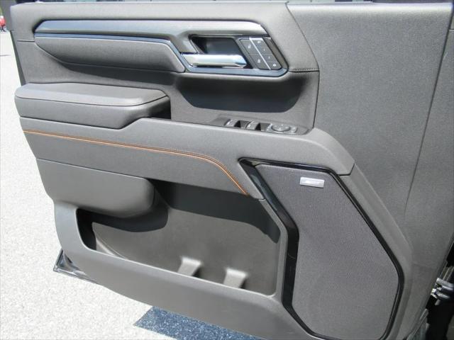 2025 GMC Sierra 2500HD 4WD Crew Cab Standard Bed AT4