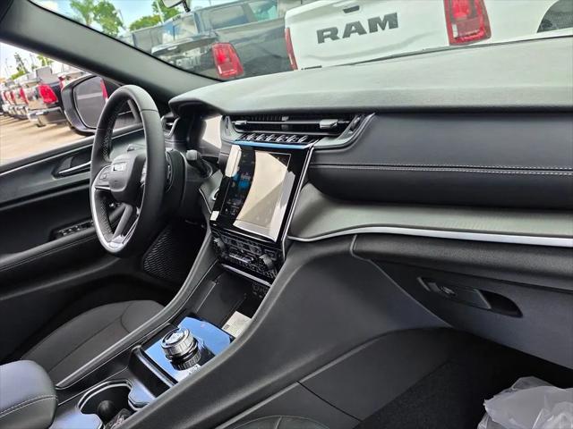 2026 Jeep Grand Cherokee L Altitude 4x2