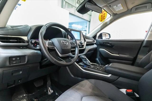 2024 Toyota Highlander LE