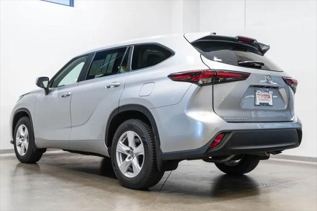 2024 Toyota Highlander LE