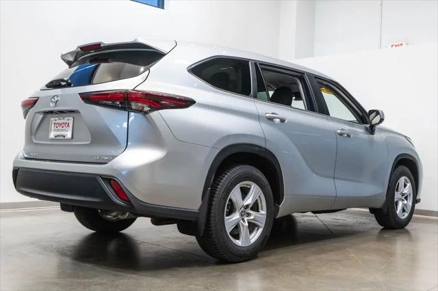 2024 Toyota Highlander LE