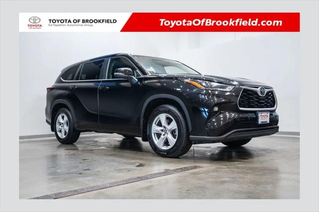 2024 Toyota Highlander LE for sale in Brookfield, WI