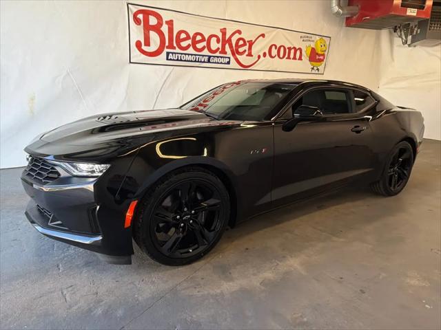2022 Chevrolet Camaro RWD Coupe LT1
