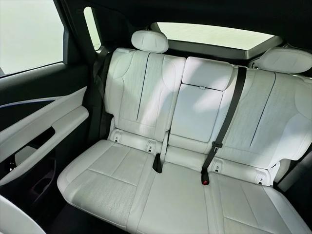 2024 Cadillac iQ Luxury w/1SC