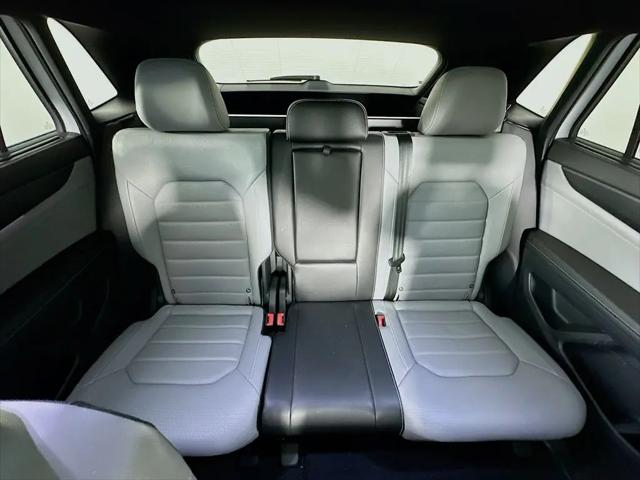 2024 Volkswagen Atlas Cross Sport 2.0T SEL R-Line