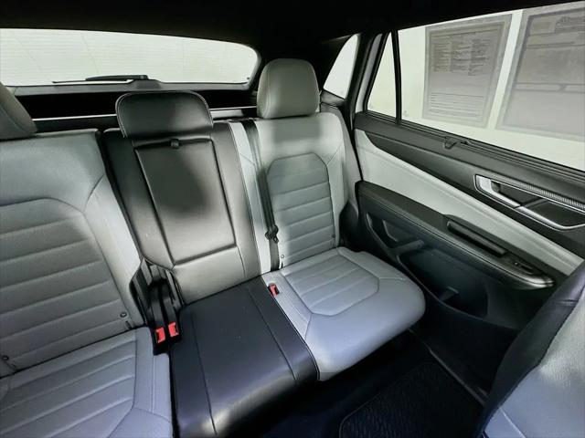 2024 Volkswagen Atlas Cross Sport 2.0T SEL R-Line