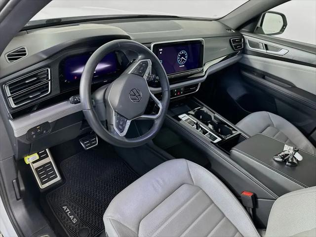 2024 Volkswagen Atlas Cross Sport 2.0T SEL R-Line
