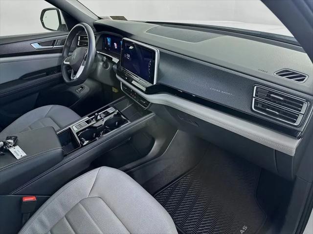2024 Volkswagen Atlas Cross Sport 2.0T SEL R-Line