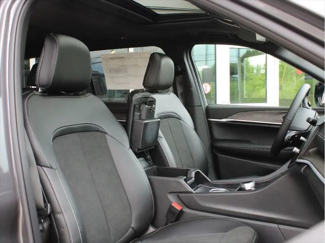 2026 Jeep Grand Cherokee L Altitude 4x4